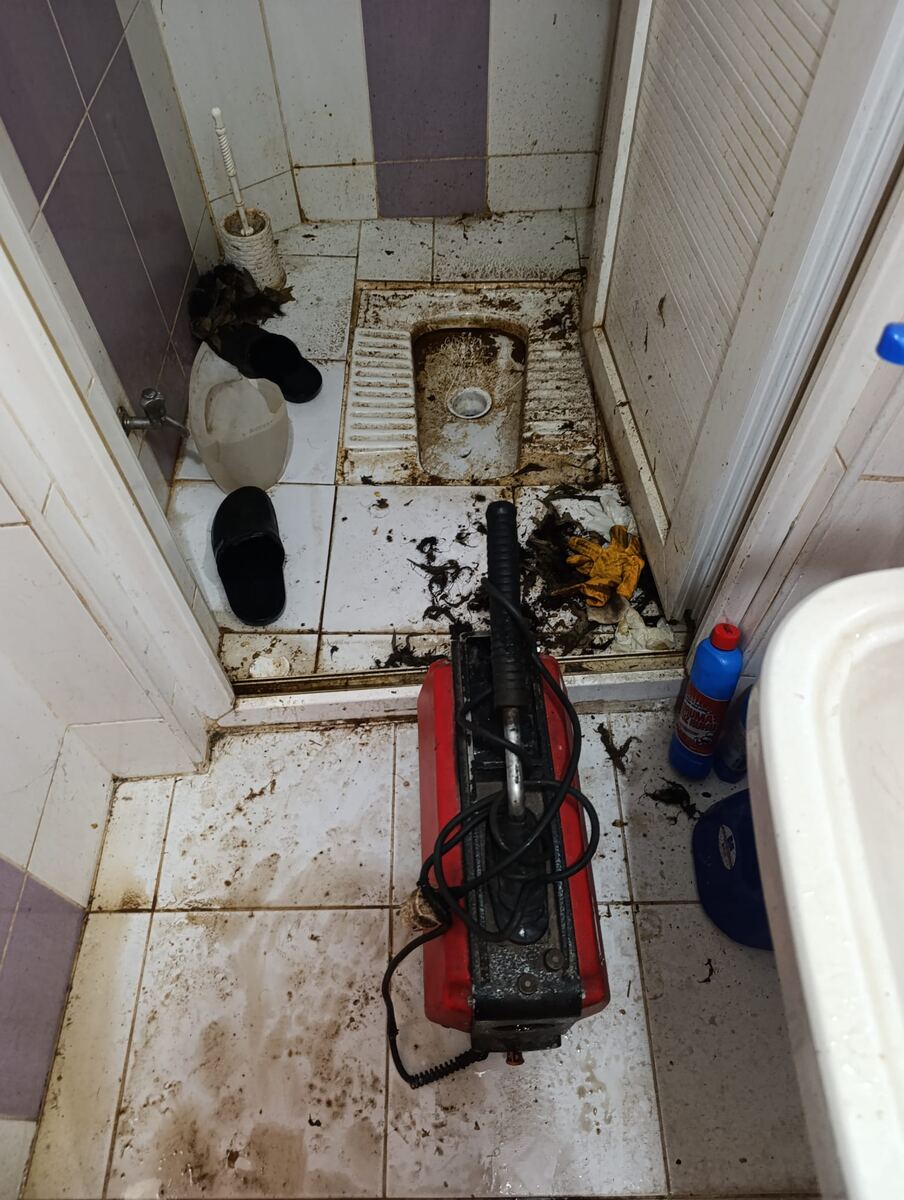 Yaşar Tesisat ekibi Bursa'da gider açma çalışması yapıyor